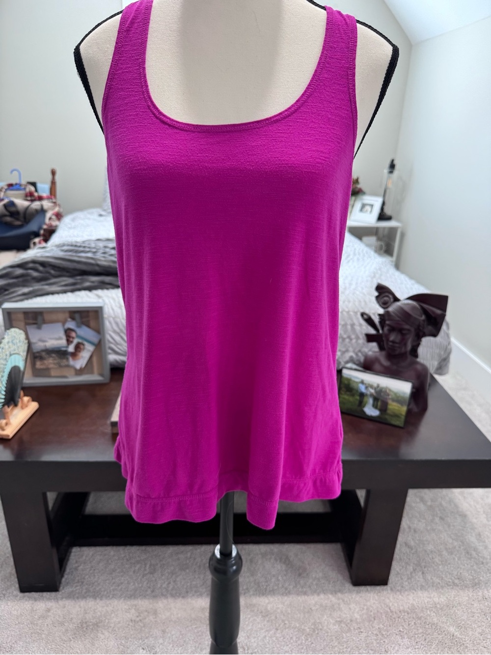 GAIAM Bright Magenta Scoop Neck Tank Top